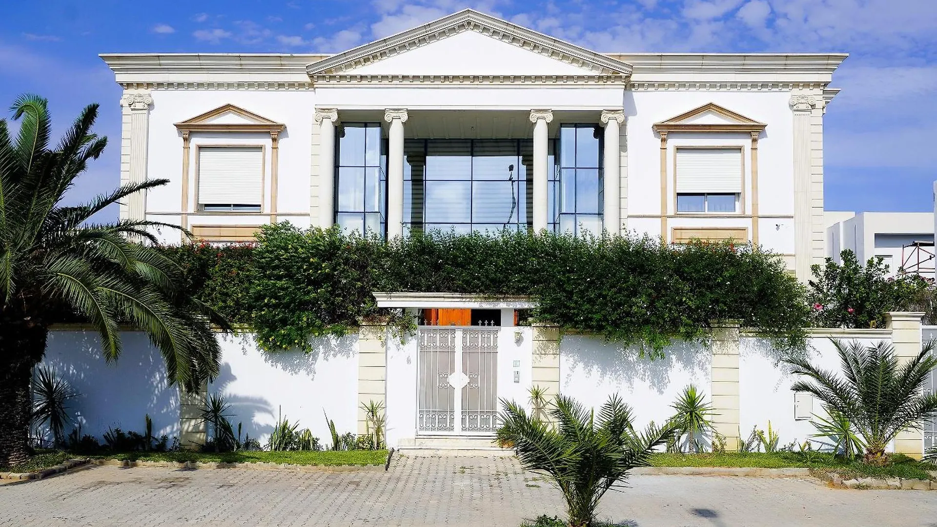 Guest house L'Orchidee - Suites De Luxe Avec Piscine Chauffee Et Vue Sur Le Lac De Tunis