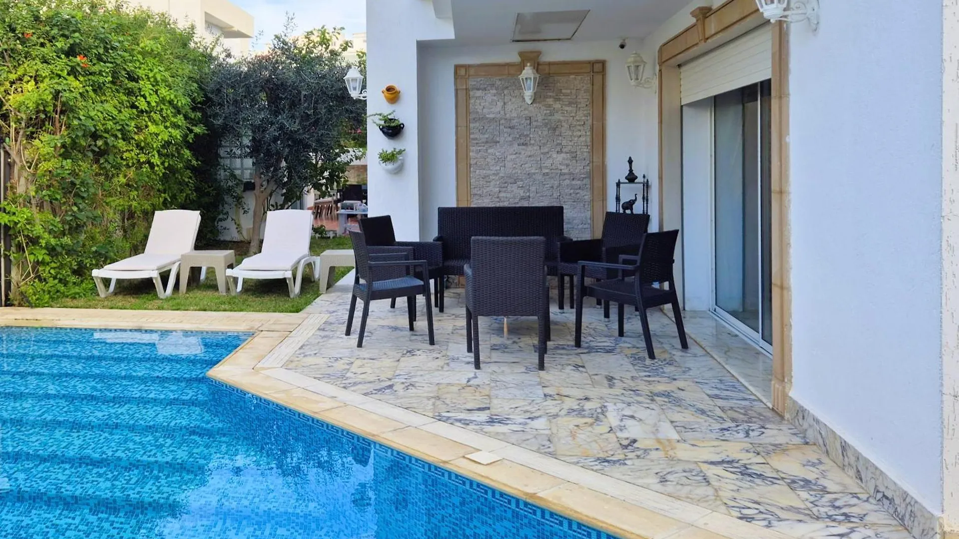 L'Orchidee - Suites De Luxe Avec Piscine Chauffee Et Vue Sur Le Lac De Tunis 0*,  Tunisia