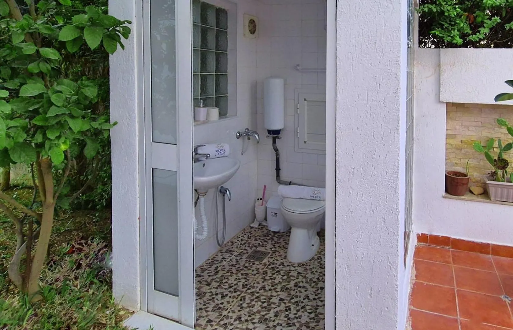 L'Orchidee - Suites De Luxe Avec Piscine Chauffee Et Vue Sur Le Lac De Tunis Guest house