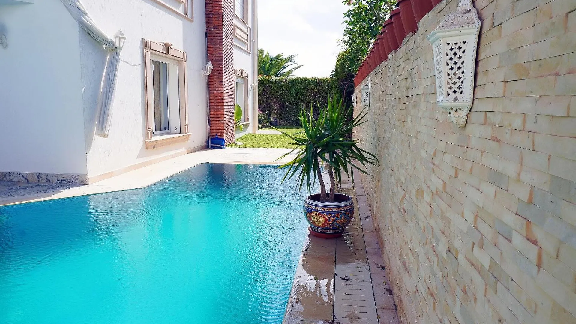 L'Orchidee - Suites De Luxe Avec Piscine Chauffee Et Vue Sur Le Lac De Tunis 0*,