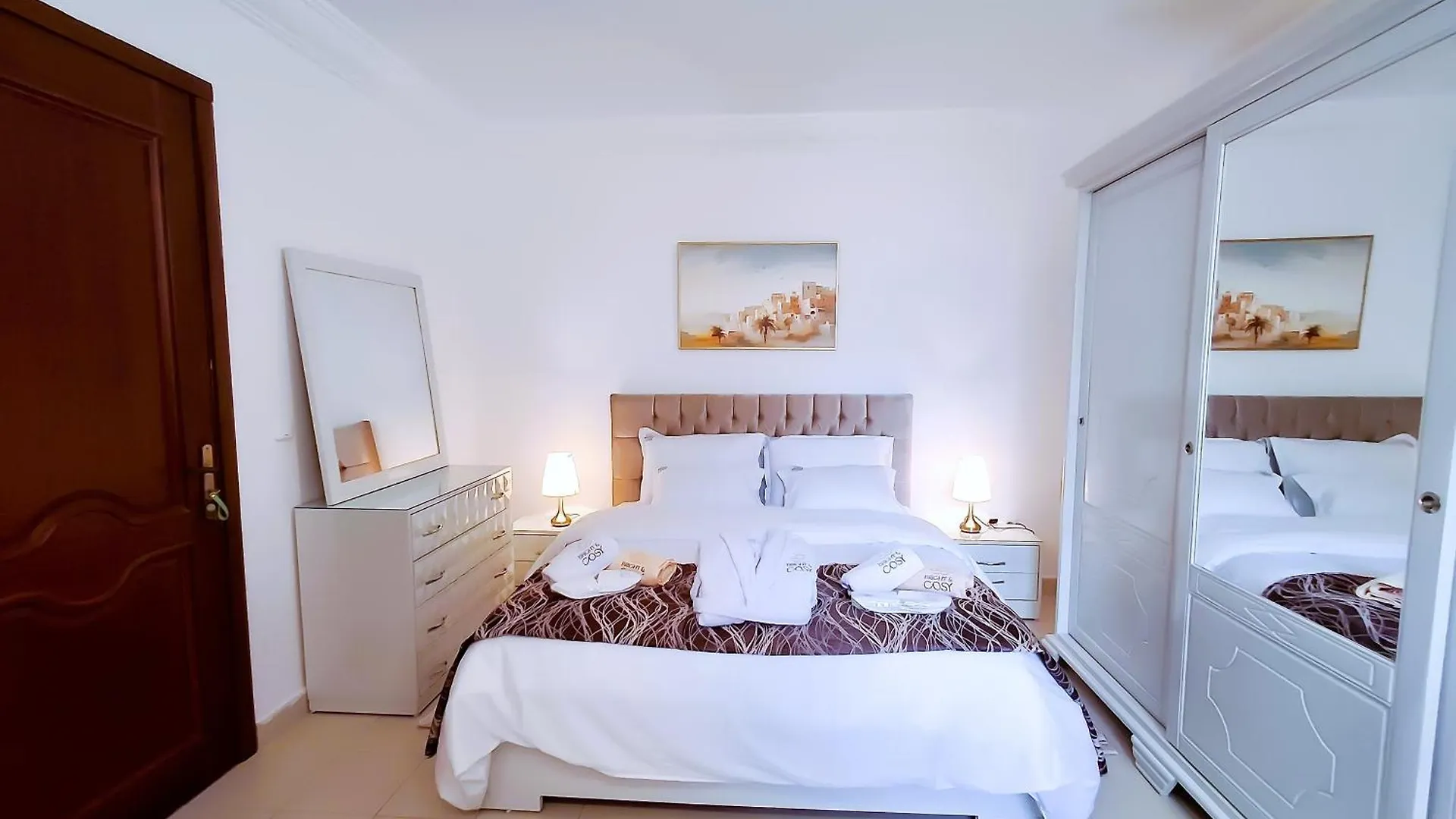 L'Orchidee - Suites De Luxe Avec Piscine Chauffee Et Vue Sur Le Lac De Tunis