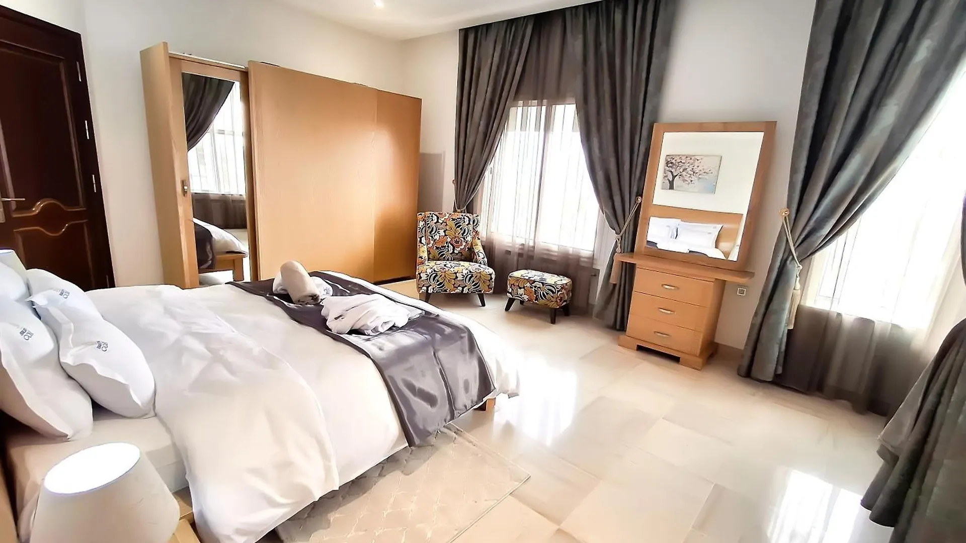L'Orchidee - Suites De Luxe Avec Piscine Chauffee Et Vue Sur Le Lac De Tunis 0*,  Tunisia