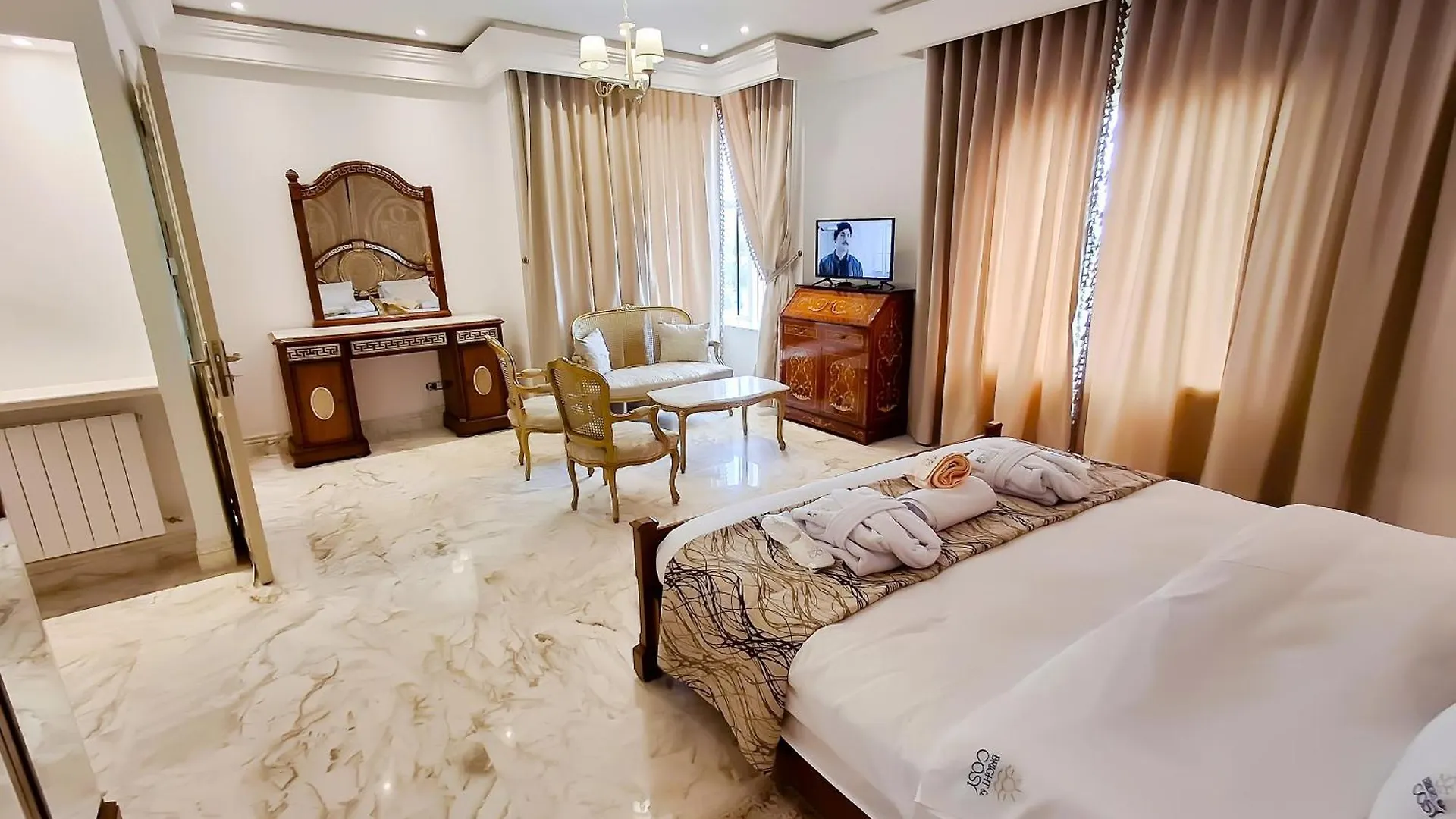 L'Orchidee - Suites De Luxe Avec Piscine Chauffee Et Vue Sur Le Lac De Tunis 0*,
