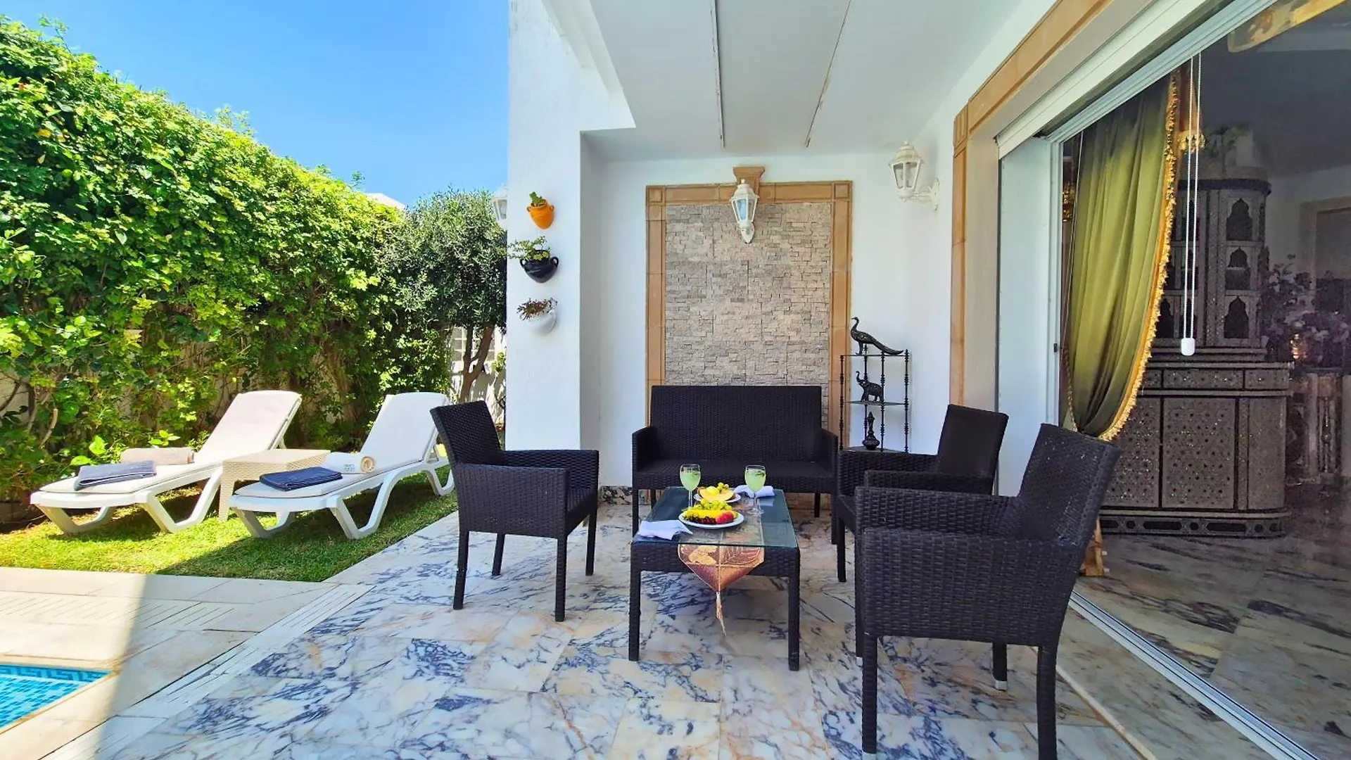 Guest house L'Orchidee - Suites De Luxe Avec Piscine Chauffee Et Vue Sur Le Lac De Tunis