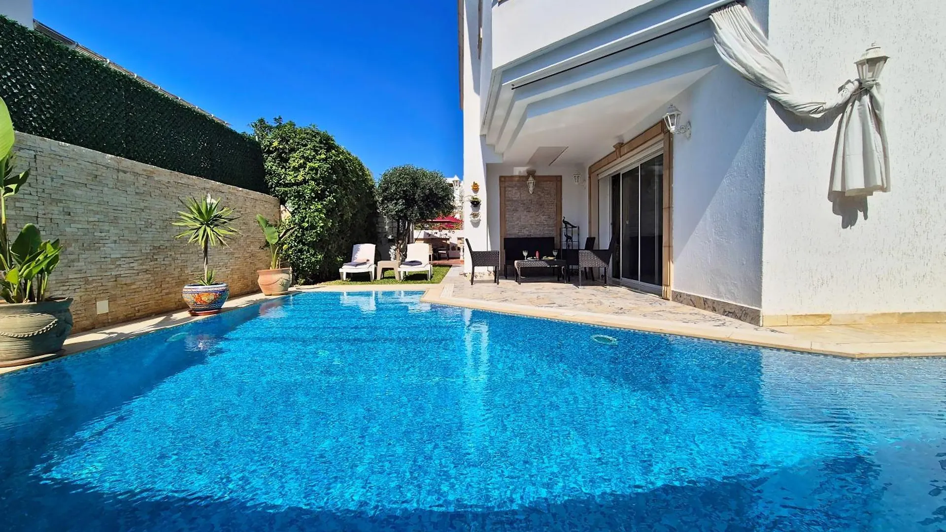 L'Orchidee - Suites De Luxe Avec Piscine Chauffee Et Vue Sur Le Lac De Tunis 0*,  Tunisia