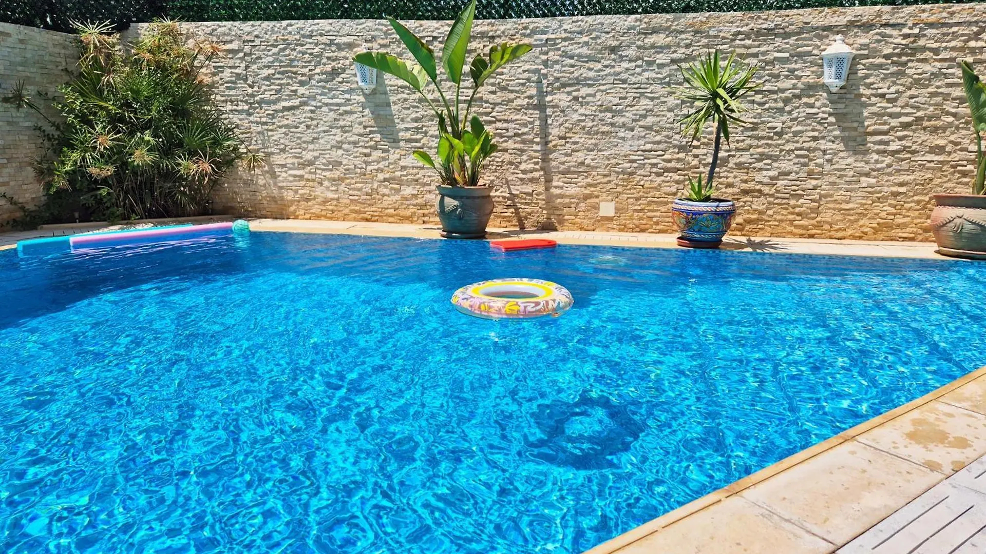 Guest house L'Orchidee - Suites De Luxe Avec Piscine Chauffee Et Vue Sur Le Lac De Tunis Tunisia