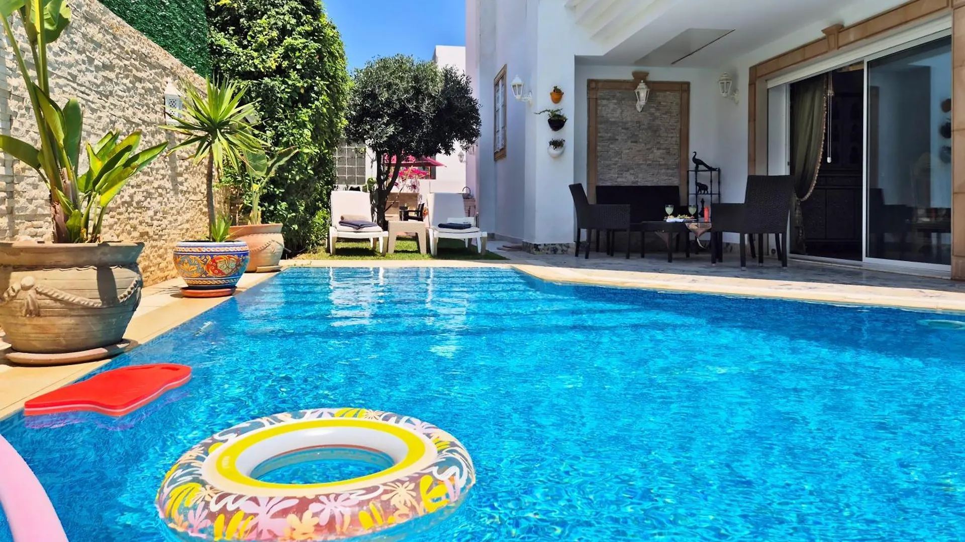 Guest house L'Orchidee - Suites De Luxe Avec Piscine Chauffee Et Vue Sur Le Lac De Tunis