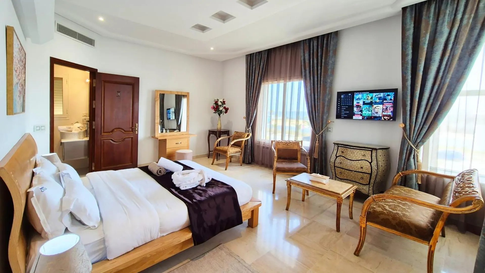 L'Orchidee - Suites De Luxe Avec Piscine Chauffee Et Vue Sur Le Lac De Tunis 0*,