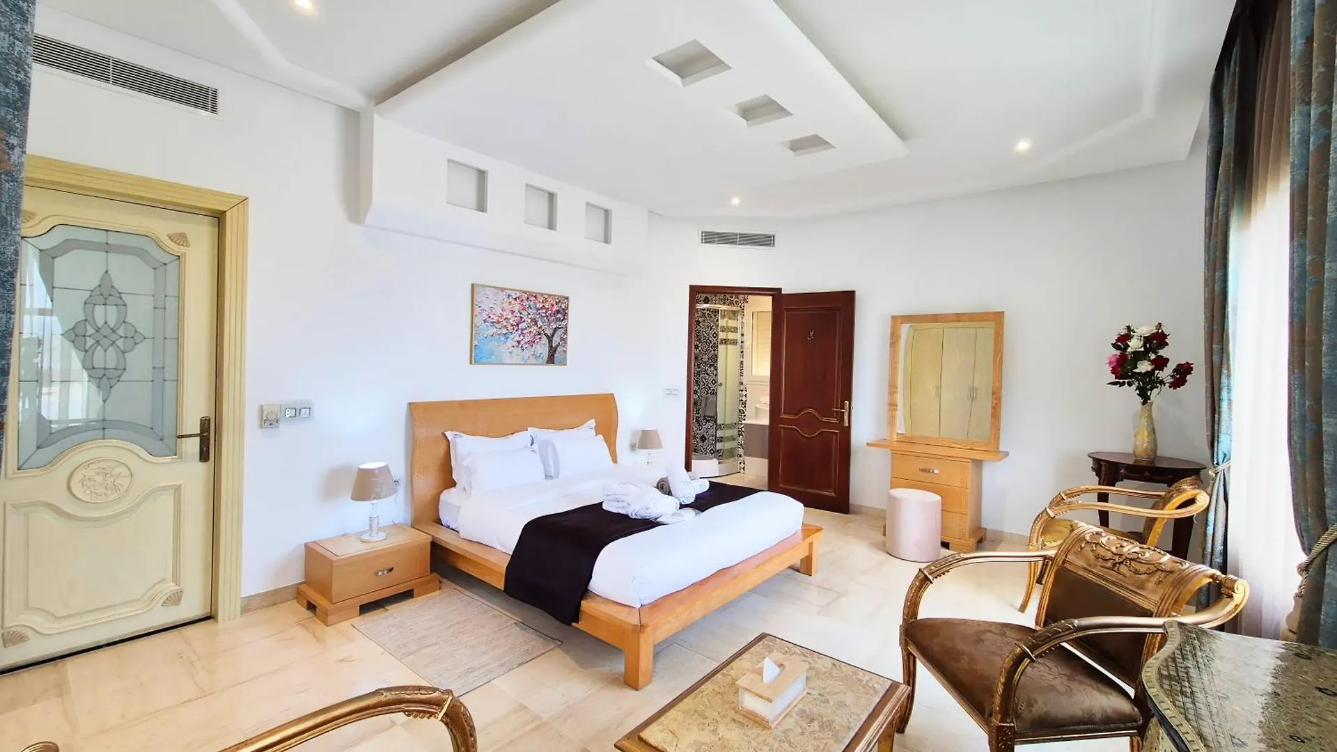 L'Orchidee - Suites De Luxe Avec Piscine Chauffee Et Vue Sur Le Lac De Tunis Guest house