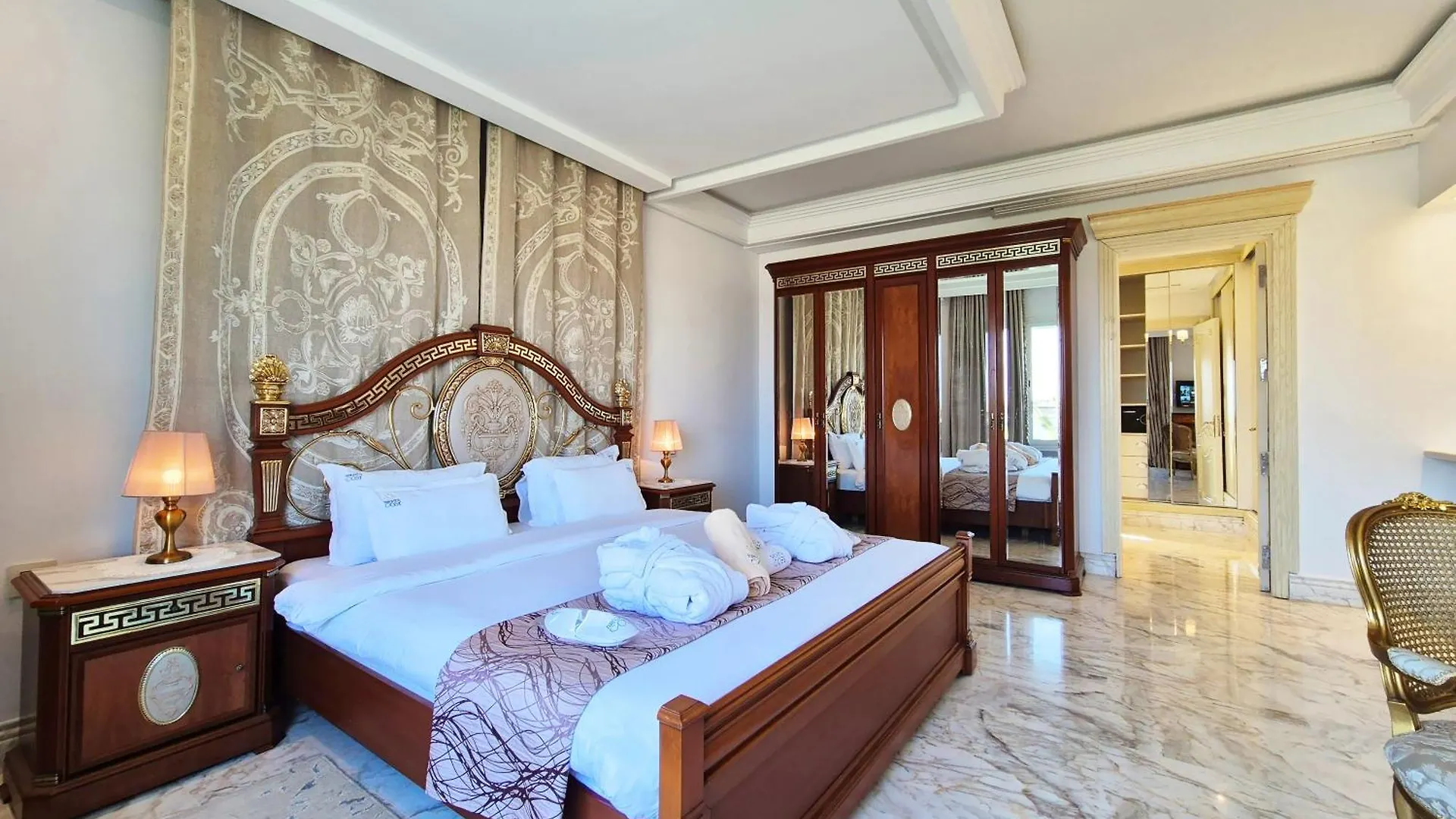 L'Orchidee - Suites De Luxe Avec Piscine Chauffee Et Vue Sur Le Lac De Tunis 0*,